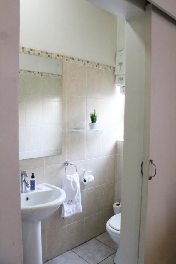 The Lakehouse Guest House Brakpan Ngoại thất bức ảnh